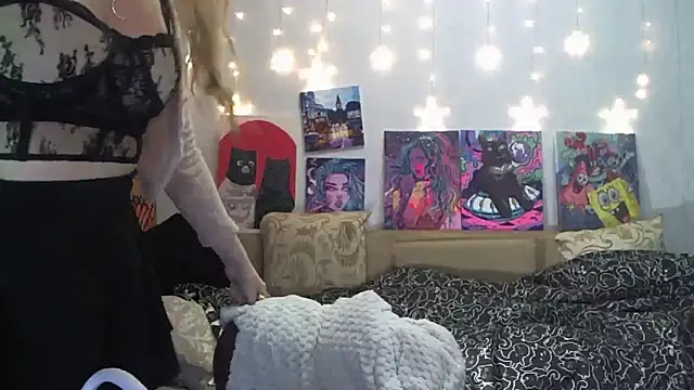 SecretSophia online show from 4, 1, 2025