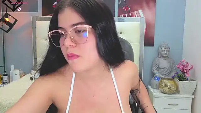 pearl weet online show from 5, 12, 2025