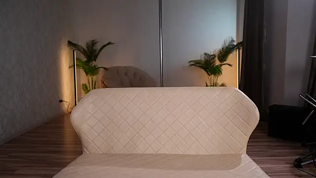 Snapshot of KittyCaitlin chatting on 9, 4, 2026 KittyCaitlin online show from 9, 4, 2026