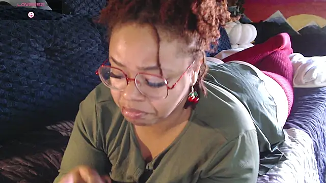 Snapshot of -khayaparker chatting on 24, 12, 2024 -khayaparker online show from 24, 12, 2024