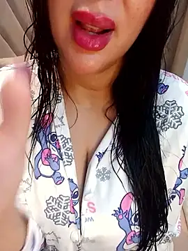 Snapshot of Queen_sousou chatting on 16, 11, 2025 Queen sousou online show from 16, 11, 2025