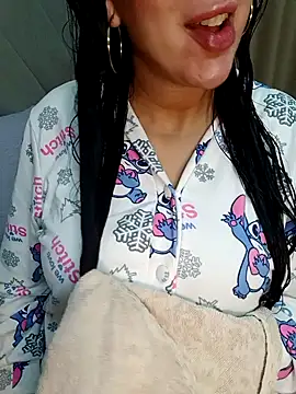 Snapshot of Queen_sousou chatting on 3, 12, 2025 Queen sousou online show from 3, 12, 2025