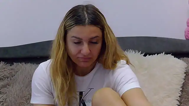 NicolePlay online show from 17, 4, 2026