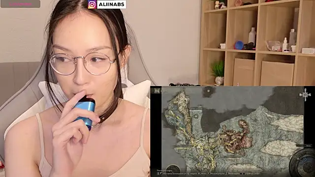 Snapshot of aliiiiiina chatting on 1, 1, 2025 aliiiiiina online show from 1, 1, 2025