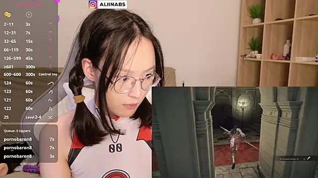 Snapshot of aliiiiiina chatting on 11, 1, 2025 aliiiiiina online show from 11, 1, 2025