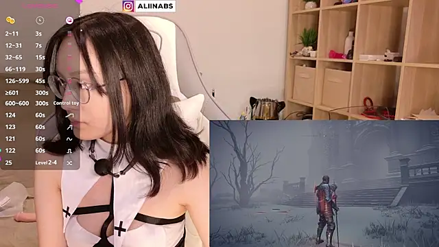 Snapshot of aliiiiiina chatting on 12, 1, 2025 aliiiiiina online show from 12, 1, 2025