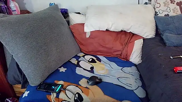 Snapshot of pyrowuff chatting on 23, 9, 2025 pyrowuff online show from 23, 9, 2025