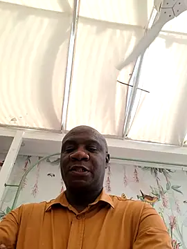 Snapshot of DeBongz4242 chatting on 16, 9, 2025 DeBongz4242 online show from 16, 9, 2025