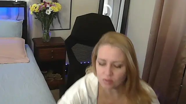 HollieBim online show from 9, 1, 2025