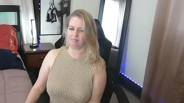 HollieBim online show from 6, 1, 2026