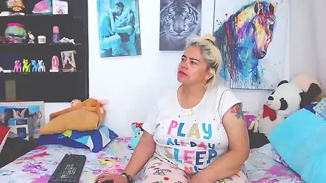 estrellita fugaz16x online show from 11, 2, 2025