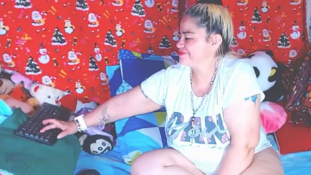 estrellita fugaz16x online show from 12, 2, 2026