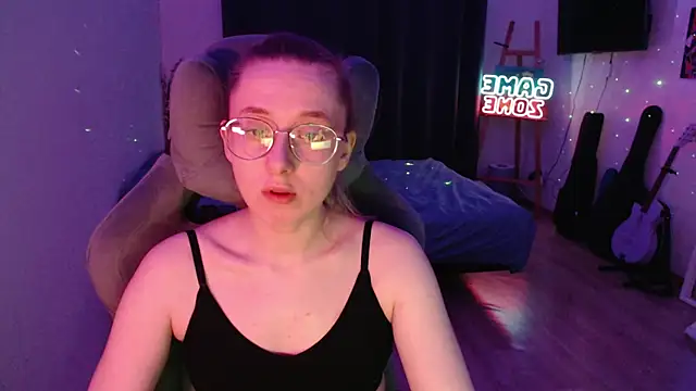 Snapshot of AnabelFrel chatting on 6, 3, 2025 AnabelFrel online show from 6, 3, 2025