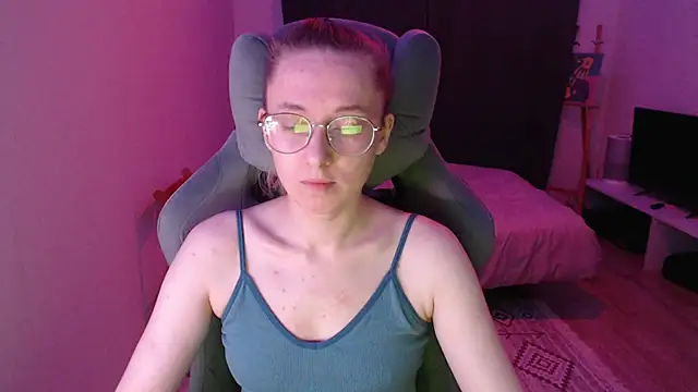 Snapshot of AnabelFrel chatting on 9, 10, 2025 AnabelFrel online show from 9, 10, 2025