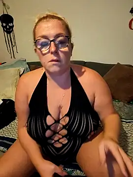 Snapshot of winniess40 chatting on 3, 11, 2025 winniess40 online show from 3, 11, 2025