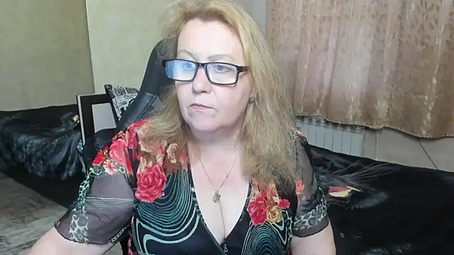 Frau Marta online show from 2, 12, 2025