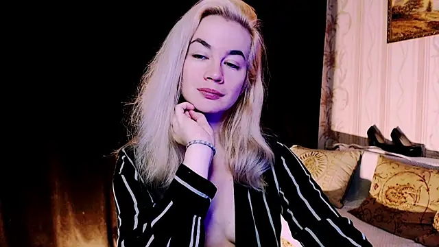 xxxcharismaaa online show from 24, 11, 2025