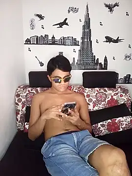 pinedasex777 online show from 17, 2, 2025