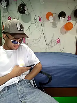 pinedasex777 online show from 13, 10, 2025