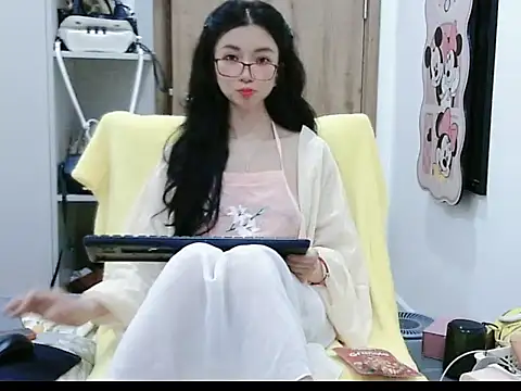 Snapshot of Cute_Ruby01 chatting on 4, 4, 2026 Cute Ruby01 online show from 4, 4, 2026