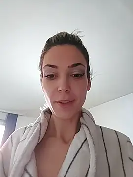 Snapshot of JoLeNe27 chatting on 19, 12, 2025 JoLeNe27 online show from 19, 12, 2025