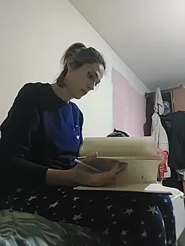 JoLeNe27 online show from 7, 2, 2026