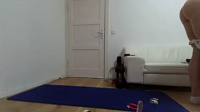 Snapshot of fit_ass_2021 chatting on 8, 6, 2026 fit ass 2021 online show from 8, 6, 2026