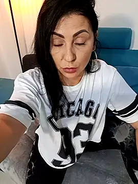 charrlote love online show from 8, 11, 2025