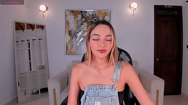 MelissaMoore  online show from 19, 4, 2026