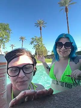 Snapshot of BlaizeyBBy chatting on 8, 11, 2025 BlaizeyBBy online show from 8, 11, 2025