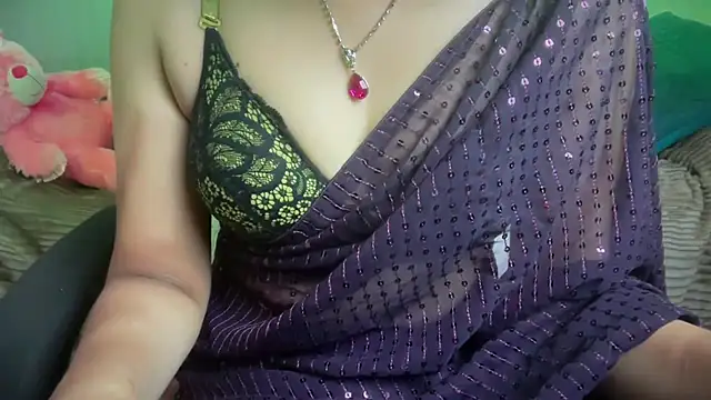 Snapshot of Queen_Angelena chatting on 3, 5, 2026 Queen Angelena online show from 3, 5, 2026