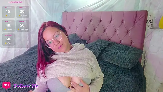 Snapshot of emma_luna1986 chatting on 22, 12, 2024 emma luna1986 online show from 22, 12, 2024