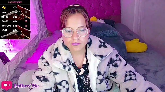 Snapshot of emma_luna1986 chatting on 2, 3, 2025 emma luna1986 online show from 2, 3, 2025