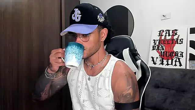 Alessandro Vanni online show from 10, 10, 2025