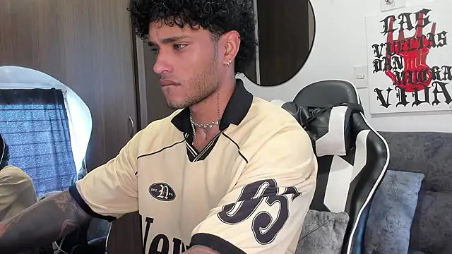 Snapshot of Alessandro_Vanni chatting on 13, 2, 2026 Alessandro Vanni online show from 13, 2, 2026