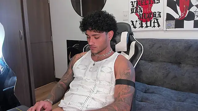 Snapshot of Alessandro_Vanni chatting on 15, 2, 2026 Alessandro Vanni online show from 15, 2, 2026