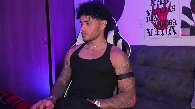 Snapshot of Alessandro_Vanni chatting on 29, 4, 2026 Alessandro Vanni online show from 29, 4, 2026