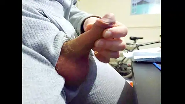 hairyuncut00 online show from 26, 3, 2026