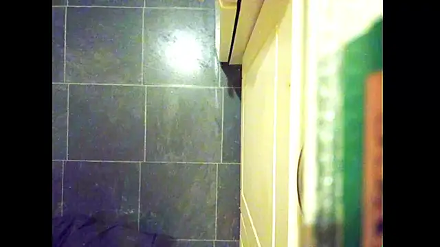 hairyuncut00 online show from 16, 4, 2026