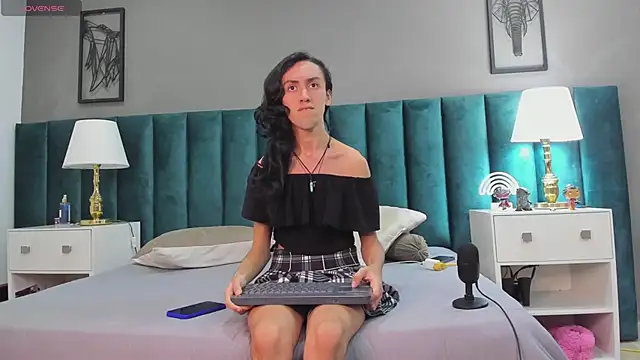 Karol fenixx online show from 6, 2, 2025