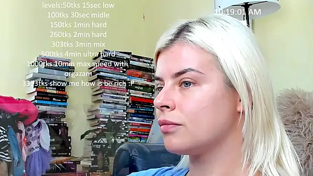 Snapshot of queenofthenighttt chatting on 19, 11, 2025 queenofthenighttt online show from 19, 11, 2025