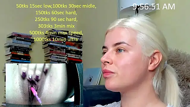 Snapshot of queenofthenighttt chatting on 22, 11, 2025 queenofthenighttt online show from 22, 11, 2025