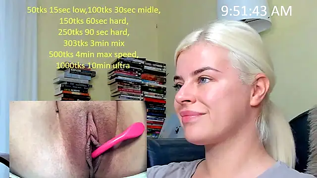 Snapshot of queenofthenighttt chatting on 30, 11, 2025 queenofthenighttt online show from 30, 11, 2025