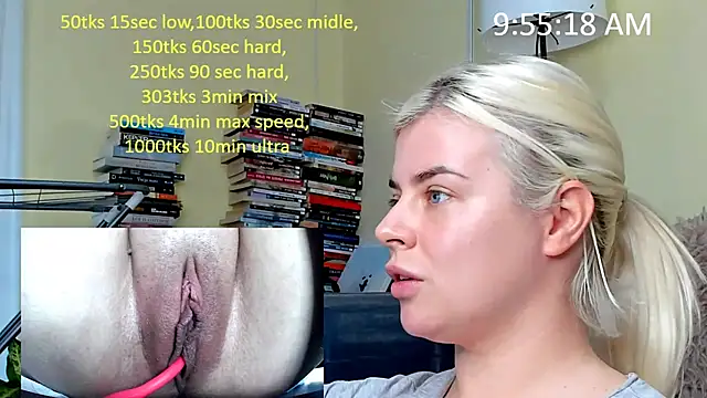 Snapshot of queenofthenighttt chatting on 21, 12, 2025 queenofthenighttt online show from 21, 12, 2025