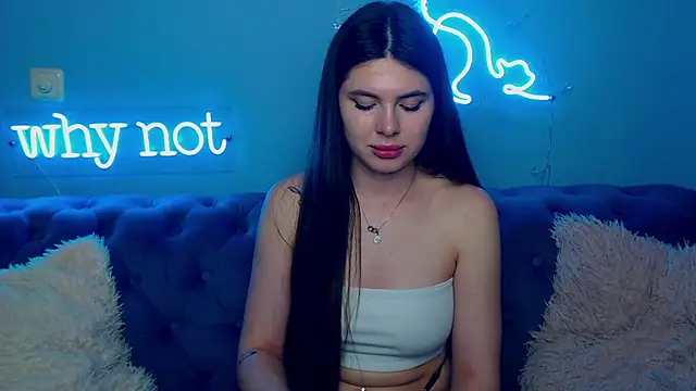 Snapshot of ViollinaLove chatting on 4, 4, 2026 ViollinaLove online show from 4, 4, 2026