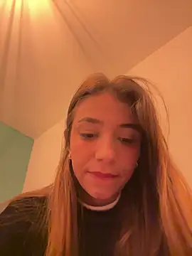 Snapshot of Hall_16 chatting on 11, 1, 2025 Hall 16 online show from 11, 1, 2025
