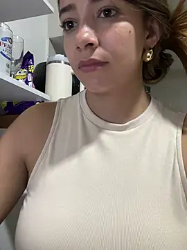 Snapshot of Hall_16 chatting on 5, 3, 2025 Hall 16 online show from 5, 3, 2025