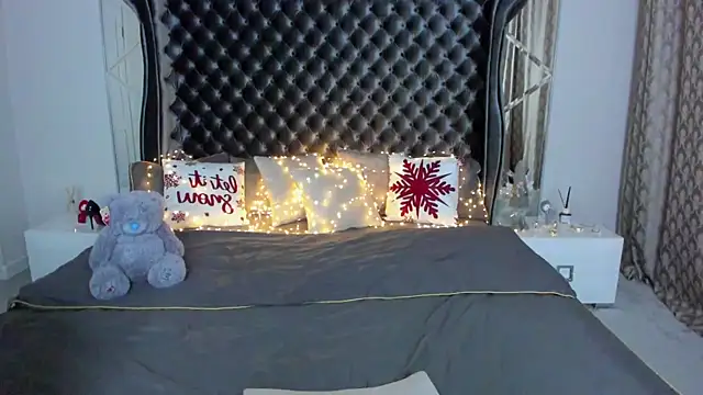 Rebecca Diamond online show from 8, 1, 2026