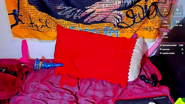 Snapshot of KatashiSenpai chatting on 9, 10, 2025 KatashiSenpai online show from 9, 10, 2025