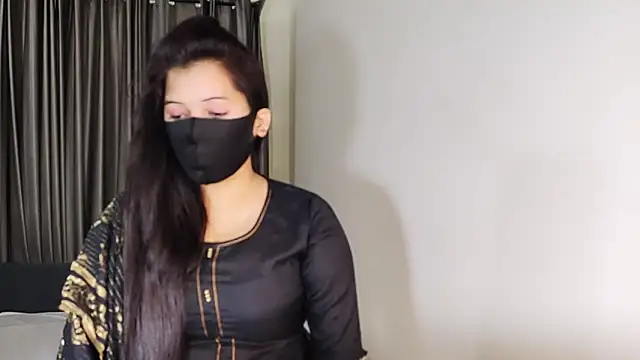 YourLovelyQueen online show from 25, 12, 2024